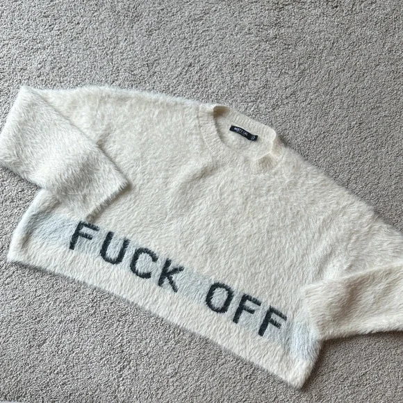 Cozy Cream Sweater and Shorts F-Off Set - Picture 5 of 6